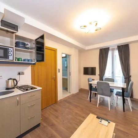 Hotel Taxim First