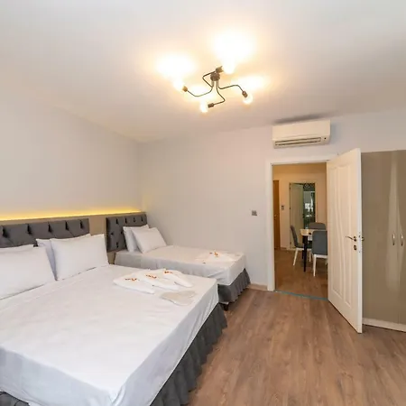 Hotel Taxim First 2*